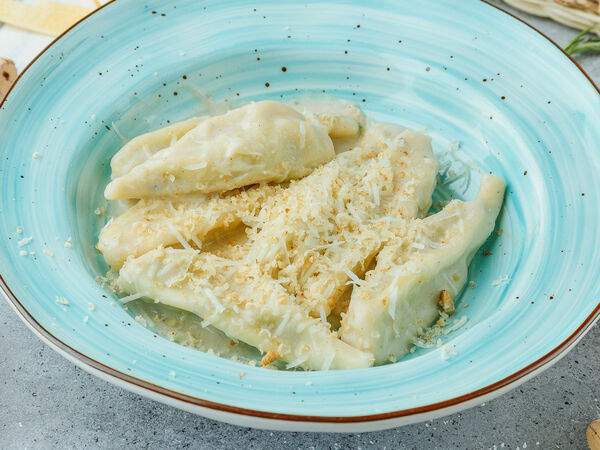 La Pasta - Кулурджонес с рикоттой и шпинатом в соусе Горгонзола