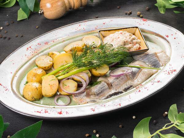 Мята Platinum - Слабосоленая сельдь с мини-картофелем