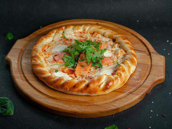 Macarena - Пицца с лососем