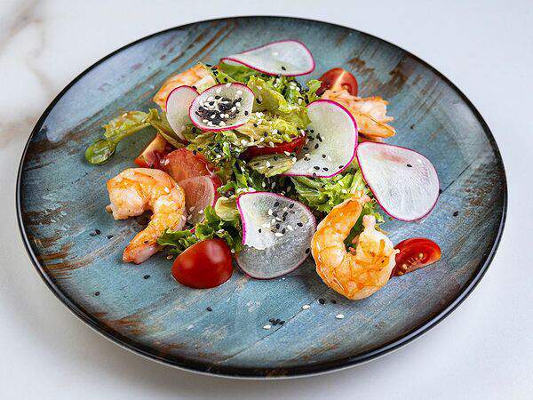 Holy place - Салат Креветки, летние овощи и сладкий чили