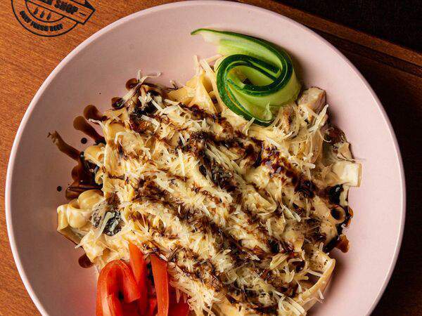 Burger shop - Паста Фетучини с курицей и грибами