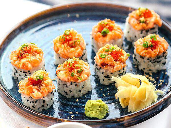 Магадан - Острый ролл с лососем