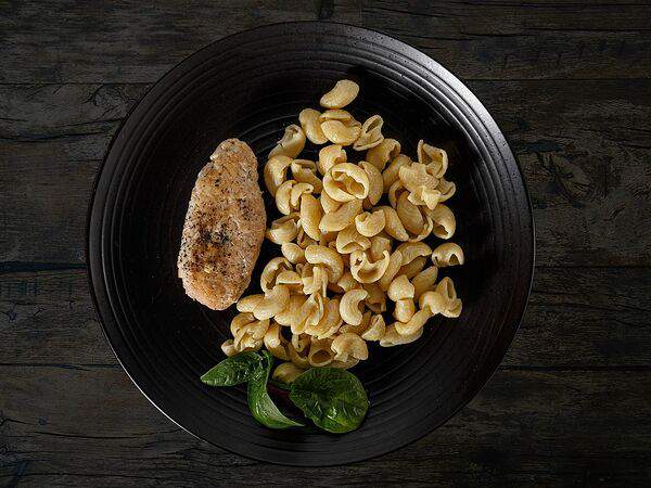 Kinza House - Макароны с куриной котлетой