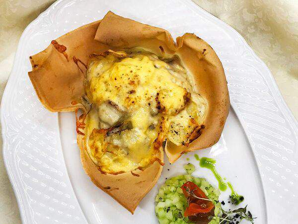 Васнецовъ - Осетрина, печённая по-русски