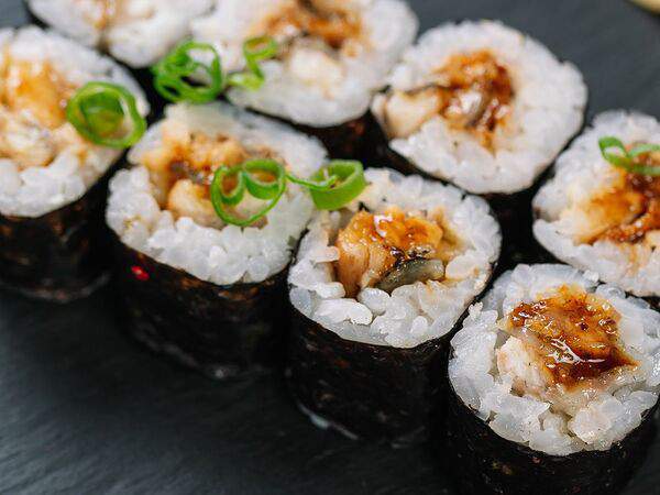 Океаника - Маки с угрем