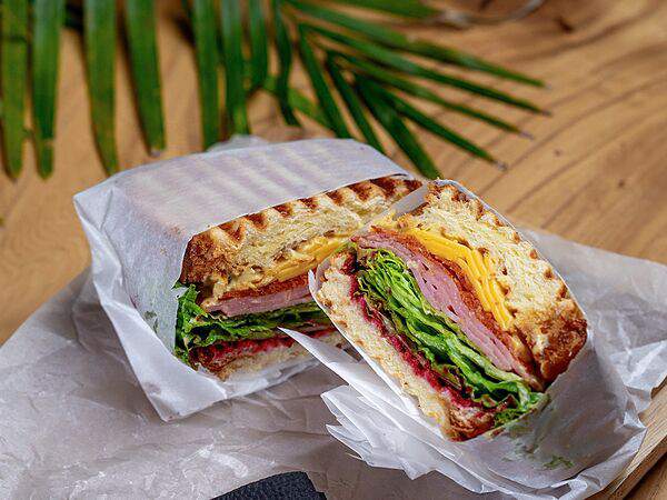 Waves - Санд с ветчиной и пепперони