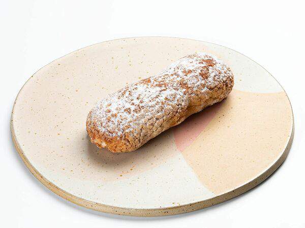 Малина - Эклер с кракелюром