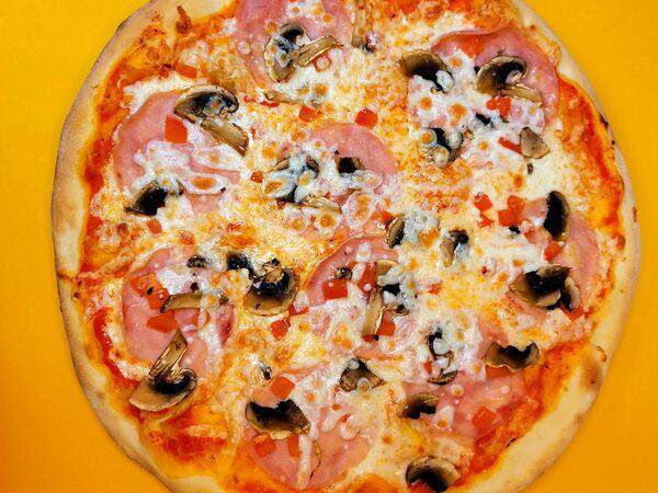 Tartine - Пицца с ветчиной и грибами