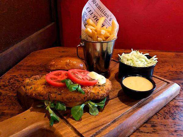 Hamilton's pub - Классик Чикен бургер