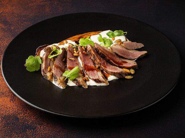 Tritonia - Утка BBQ, баклажан на гриле и черный чеснок