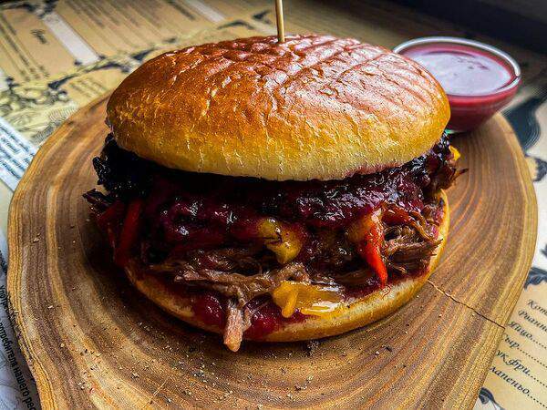 Hot Holland - Пулд Биф с вишня-порто