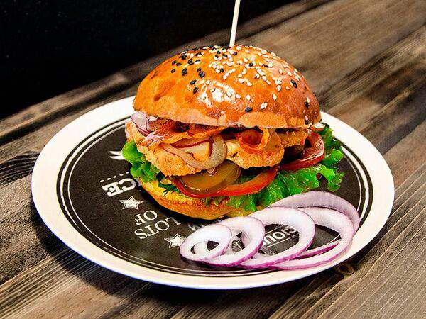 Mad Burger - Бургер с беконом из говядины