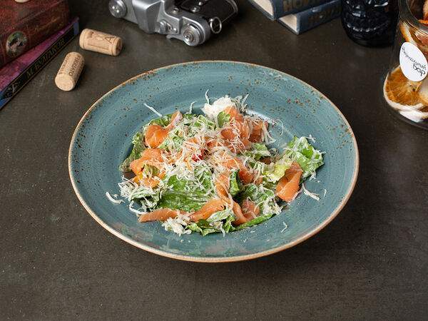 Нормальный Бар - Салат Цезарь со слабосоленым лососем
