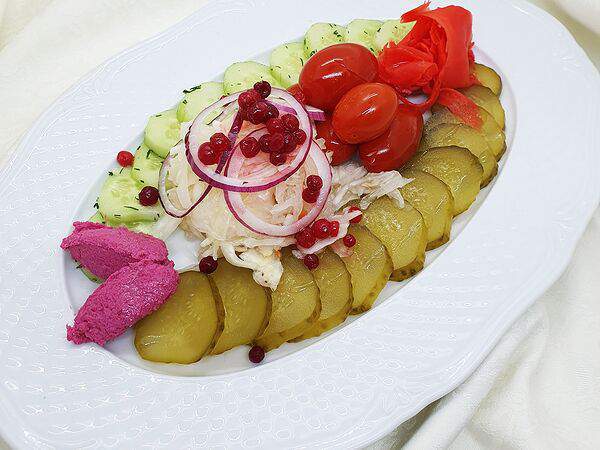 Васнецовъ - Тарелка солений Вятских