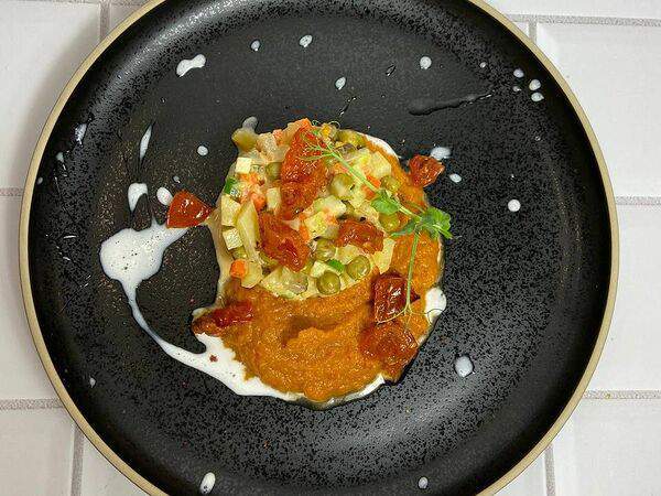 Art Cafe - Оливье с вялеными томатами