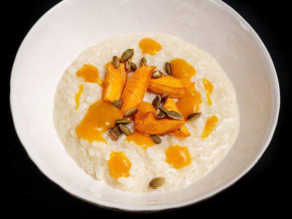 Мона - Рисовая каша на молоке с пюре из манго