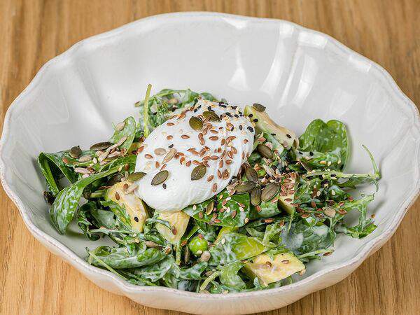 Milovita - Зеленый салат с яйцом пашот