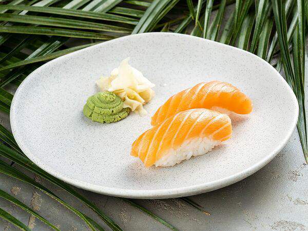 Yoki Cafe - 2 Нигири с лососем