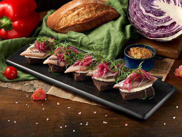 Рыбная мануфактура №1 - Сморреброды с атлантической сельдью