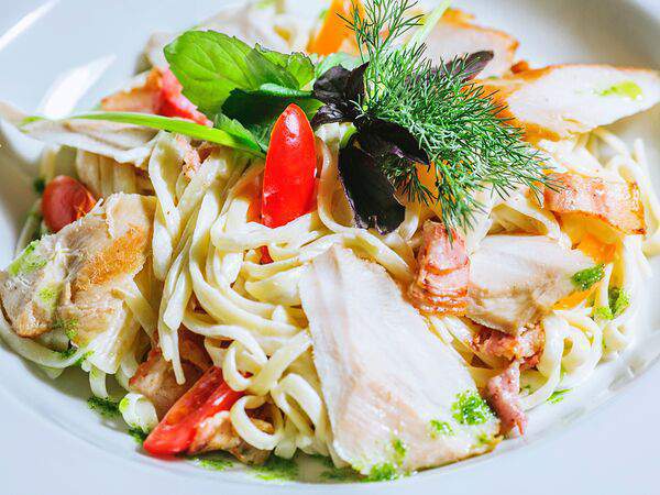 Gusto Pasta & Pizza - Лингвини а-ля Цезарь