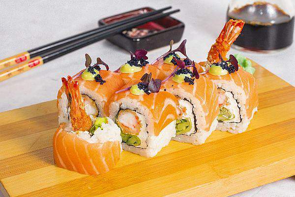 Луиджи - Ролл Сяке Эби Фурай