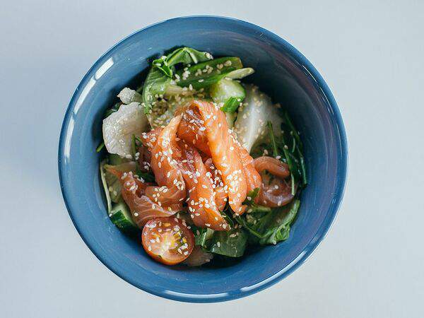 Космос - Салат с лососем и томатами