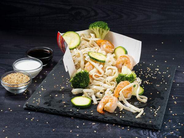 Redwok - Вок Креветки в сливочном соусе