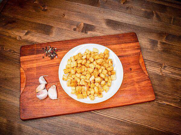 Бар Бавария - Сухарики по-домашнему с чесноком