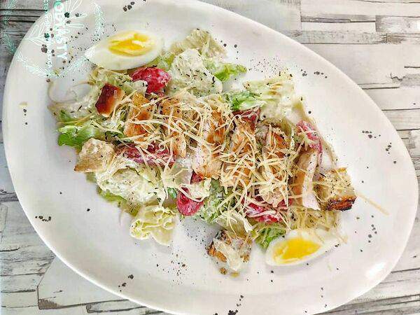 Food Tasty Cafe - Цезарь с куринной грудкой