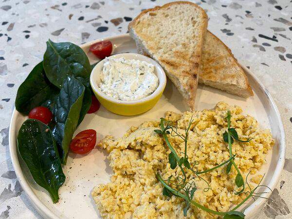 Black Fox - Скрэмбл с творожным муссом