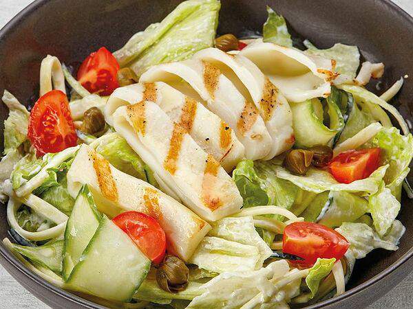 Эй, Джованни! - Салат с кальмаром и соусом из йогурта