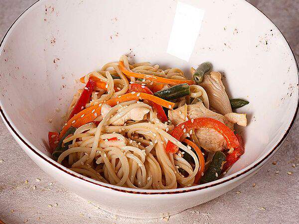 Pro Sushi - Удон с курицей в сливочном соусе