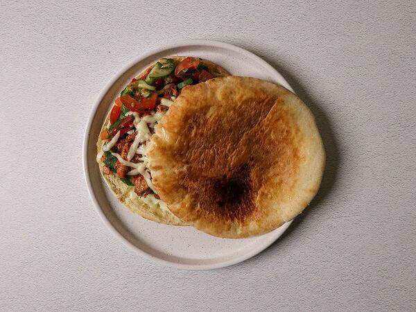 San & Di - Пита с курицей, сыром сулугуни и овощами