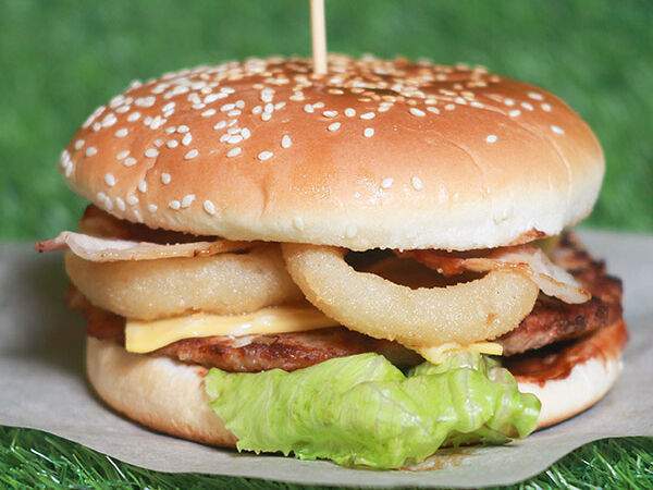 Японец - Бургер с курицей и луковыми кольцами