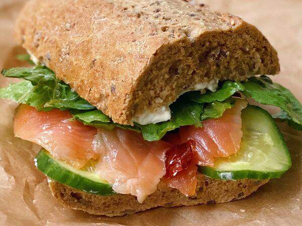 2A Concept. Coffee, Cake & Shop - Сендвич с лососем