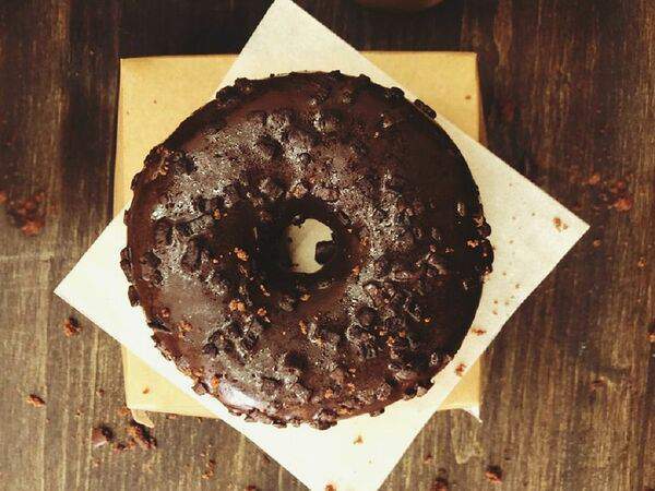 BoSta COFFEE - Донат в шоколадной глазури