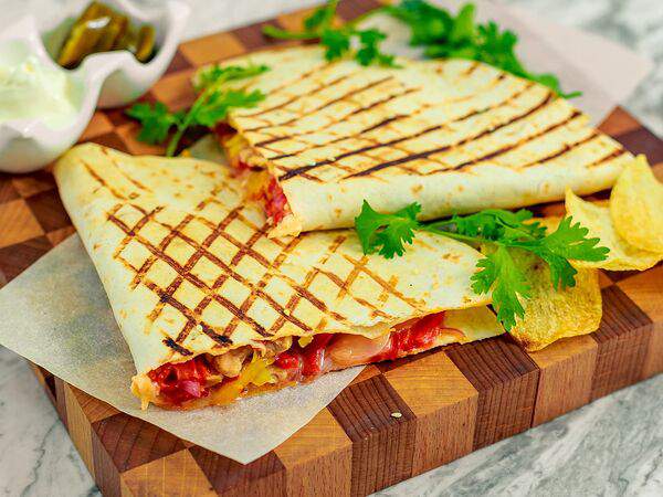 Городское кафе Дружба - Кесадилья с цыпленком