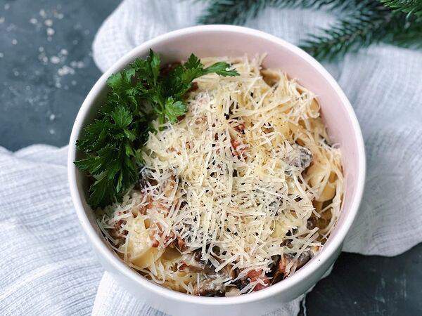 2A Concept. Coffee, Cake & Shop - Паста с беконом и грибами