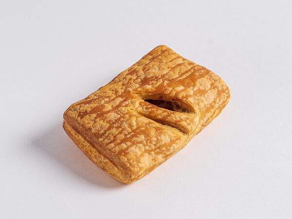 Британские пекарни - Шоссон с мясом и соусом