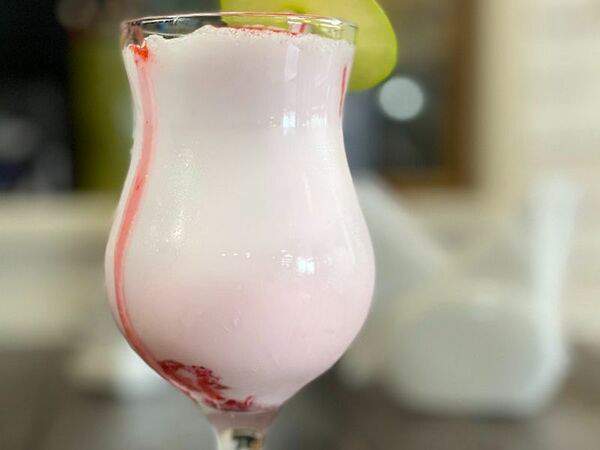 Bizon Grill Pub - Молочный коктейль Клубничный