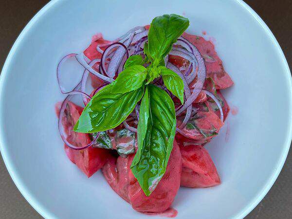 Bbsea jazz club - Салат из розовых помидоров