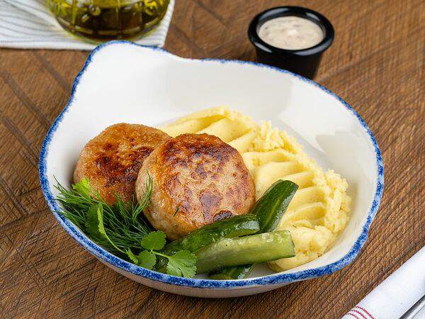 Агонь BBQ Ratskeller - Домашние котлеты с картофельным пюре