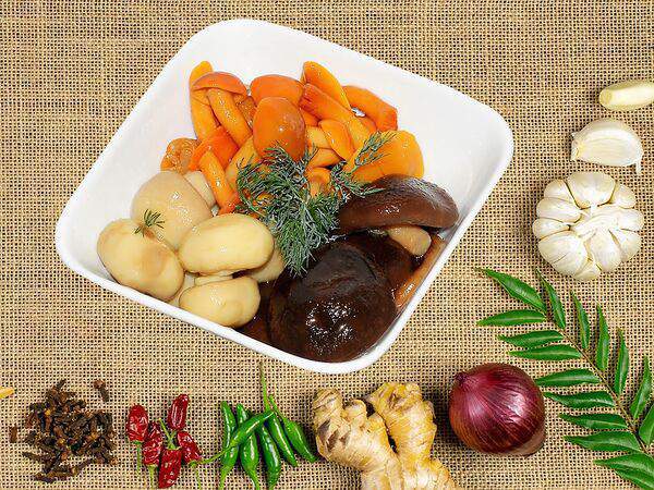 С акцентом - Ассорти маринованных грибов