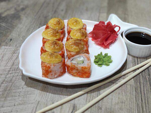 Sushi Studio ДА - Запечённый с Кальмаром