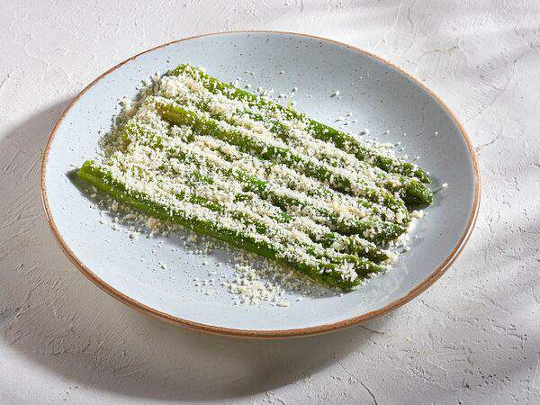 Pizzarella36 - Спаржа, обжаренная с сыром пармезан