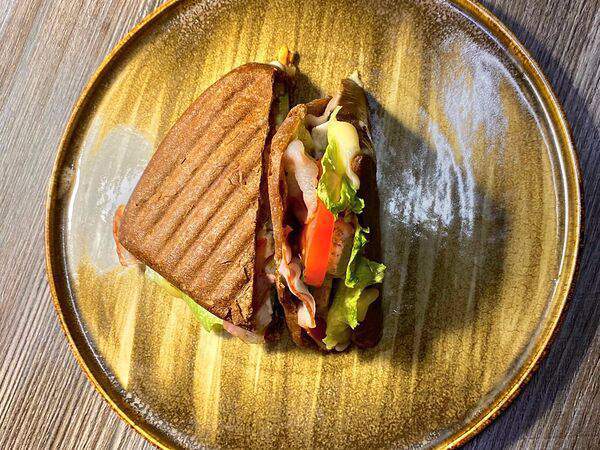 Gray House - Сэндвич королевский