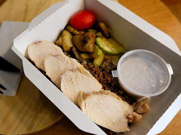 Buono market - Куриная грудка с овощами