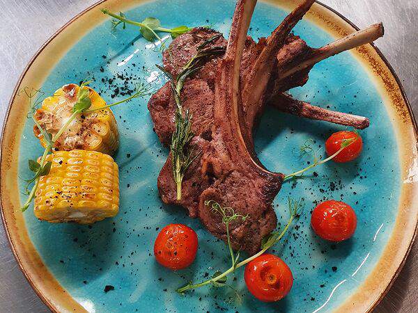 #Trava кофейня со вкусом - Каре ягненка на косточке