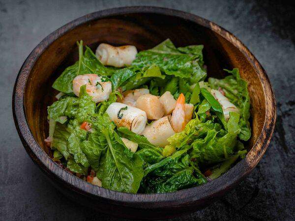 Fish Point - Теплый салат с морепродуктами