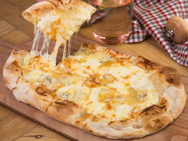 Pinzeria by Bontempi - Пинца Четыре сыра